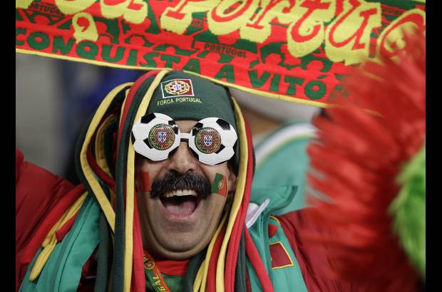 AP - La felicidad de los hinchas portugueses minutos antes del arranque del compromiso.