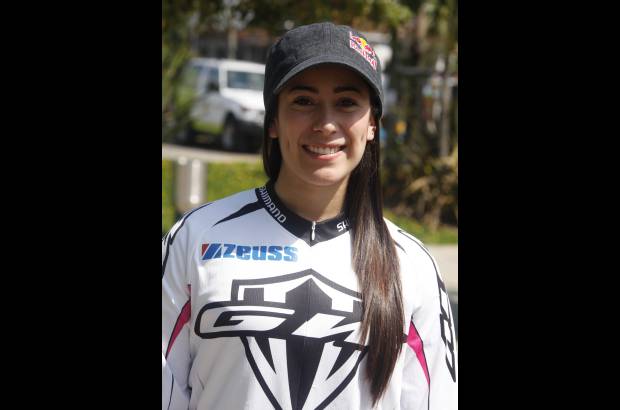 Julio C&#233;sar Herrera - Mariana Paj&#243;n se roba todas las miradas.