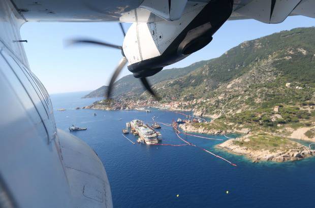 AFP - El Costa Concordia, el crucero que naufragó en 2012 frente a la Isla de Giglio, será previsiblemente trasladado a partir de este martes a Génova.