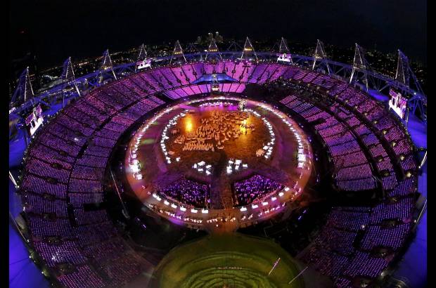 Reuters - El evento dur&#243; cerca de 90 minutos, si bien el recorrido de los deportistas alarga la ceremonia otra hora y media.