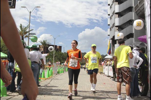 Esteban Jaramillo y Sebastián Salazar - Más de 10 mil competidores se dieron cita en esta histórica cita deportiva que se corría en las modalidades de 5, 10, 21 y 42 kilómetros.