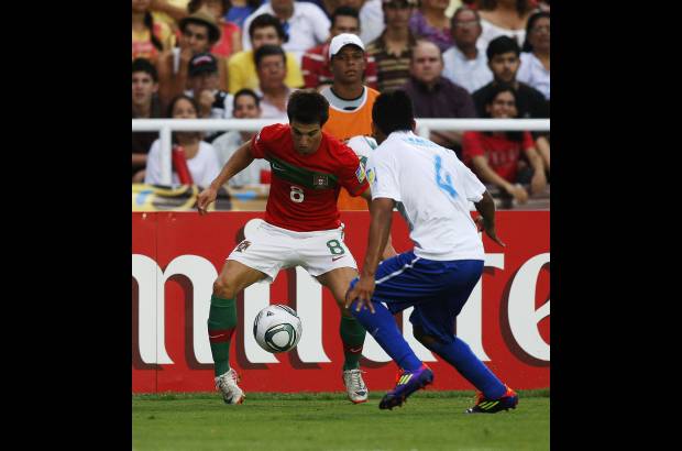 Reuters - El paso del reloj sentenciaba la suerte de Guatemala, que sumaba con esta derrota su gol en contra n&#250;mero doce, la peor valla del torneo.