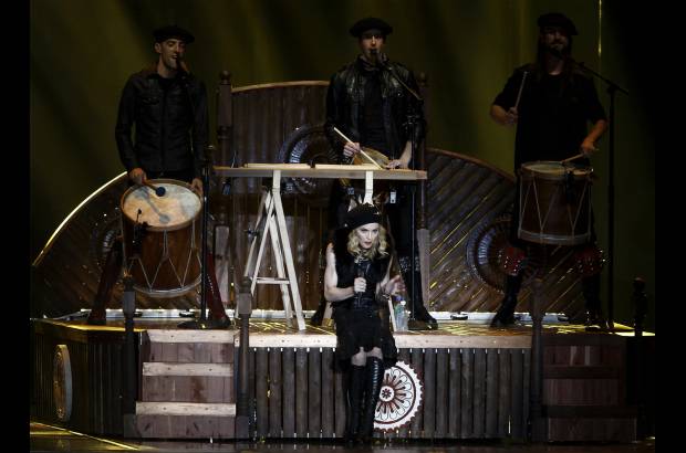Reuters - Madonna visit&#243; en los d&#237;as previos el centro de la C&#225;bala en Tel Aviv y mantuvo sesiones privadas de estudio de esta pr&#225;ctica ancestral.