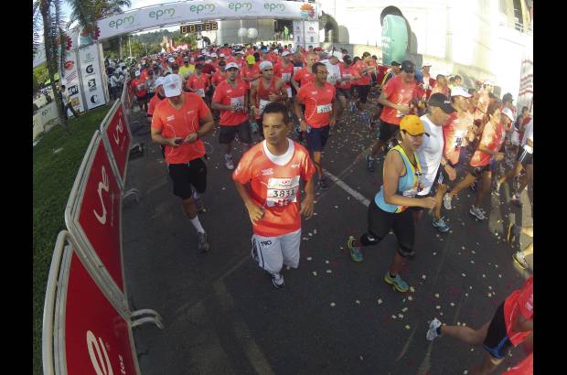 Esteban Jaramillo y Sebastián Salazar - Más de 10 mil competidores se dieron cita en esta histórica cita deportiva que se corría en las modalidades de 5, 10, 21 y 42 kilómetros.