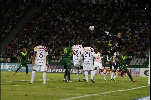 Colprensa - Deportes Tolima sac&#243; un valioso triunfo en Armenia ante Quind&#237;o y se acerc&#243; a la clasificaci&#243;n de los cuadrangulares.