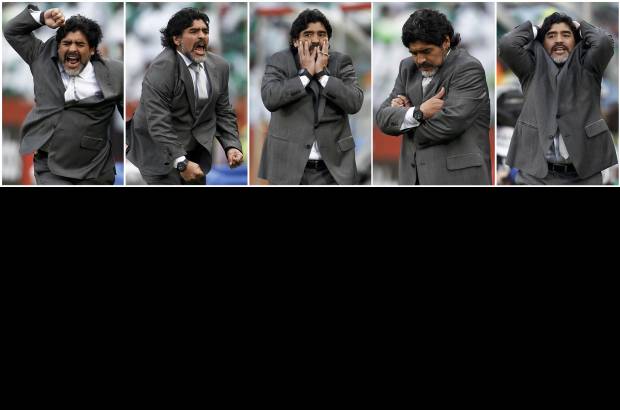 Reuters - Los gestos de Maradona durante el compromiso. El técnico cumplió el deseo de sus hijas y de los hinchas argentinos al usar un traje gris y olvidar su clásica ropa deportiva en el debut de la albiceleste en el Mundial, tras una campaña en internet para que el ex astro vistiera más formal.