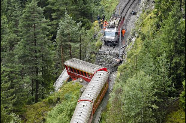 AFP - El tren es operado por la empresa Rhaetische Bahn, la cual tiene una red de rutas estrechas en el monta&#241;oso sureste suizo popular entre los turistas.