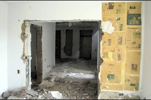 Jaime P&#233;rez - Esta es la vivienda que figura a nombre del exportero Ren&#233; Higuita. El predio, que se encuentra en proceso de extinci&#243;n de dominio, est&#225; abandonado desde hace varios a&#241;os. Esto se ha convertido en un problema permanente para los vecinos.