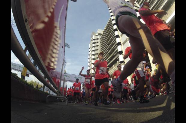Esteban Jaramillo y Sebastián Salazar - Más de 10 mil competidores se dieron cita en esta histórica cita deportiva que se corría en las modalidades de 5, 10, 21 y 42 kilómetros.