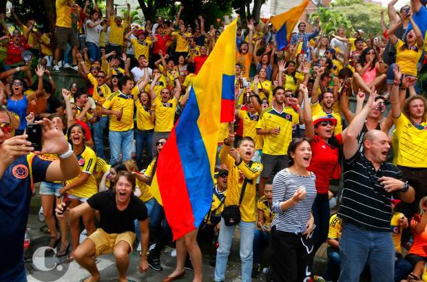 JULIO C&#201;SAR HERRERA - En Medell&#237;n, la fiesta por el triunfo de Colombia en el debut del Mundial de Brasil-2014, no fue inferior a lo vivido en el mism&#237;simo estadio Mineirao de Belo Horizonte. En el Parque Lleras, Plaza Mayor y La Mota el triunfo de la tricolor se vivi&#243; con mucha euforia.