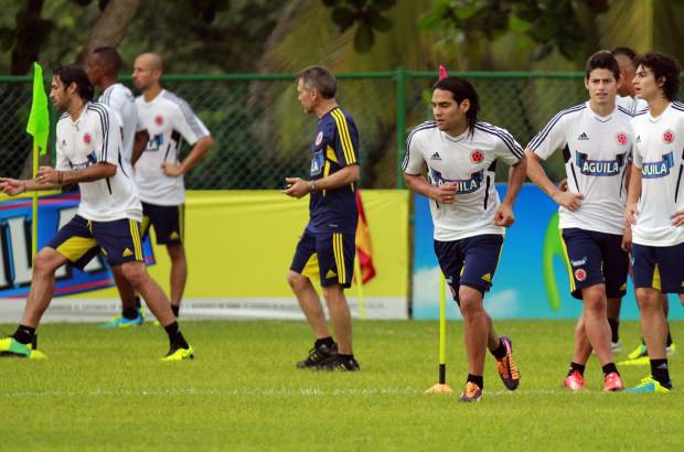 COLPRENSA - El entrenamiento se cumpli&#243; con recuperaci&#243;n f&#237;sica para la mayor&#237;a de los jugadores y acondicionamiento con bal&#243;n en trabajo t&#225;ctico para Mej&#237;a y Aldo Leao.