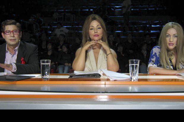 Canal Caracol, s&#225;bado, 28 de abril, 8:00 p.m. - S&#225;bados felices. Este s&#225;bado en A yo me llaman, la parodia del popular programa concurso, &quot;Amparito, como una contorsionista, demostrar&#225; la flexibilidad que le ha dado su eterna juventud, mientras explica c&#243;mo deben ser los verdaderos zapatos de una diva&quot;.