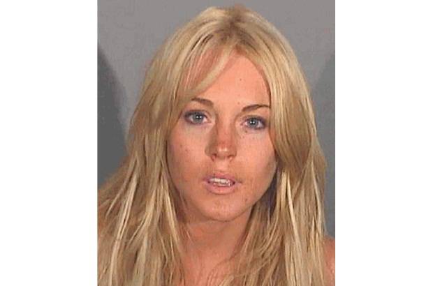 Reuters - Julio 24, 2007. Luego de un par de arrestos por manejar intoxicada en 2007, Lohan ha resuelto sus numerosos problemas legales sin tener que ir a juicio.