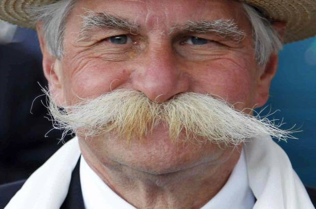Reuters - Otro de los bigotes concursantes.