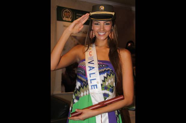 Colprensa - Durante el evento las candidatas lucieron dise&#241;os de la barranquillera Judy Hazb&#250;n. Los accesorios fueron de Andr&#233;s Rodr&#237;guez y los zapatos de Asoinducals.