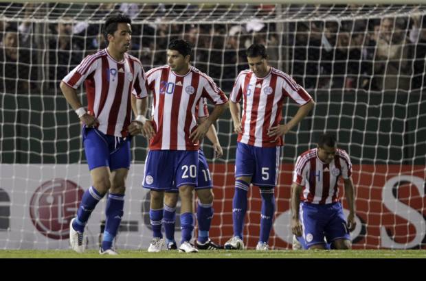 Reuters - Por Venezuela anotaron Salom&#243;n Rond&#243;n a los cuatro minutos, Miku Fedor a los 89 y Grenddy Perozo a los 92.