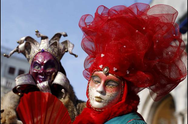 Reuters - Con el lema La vida es un teatro comenzó el tradicional Carnaval de Venecia.