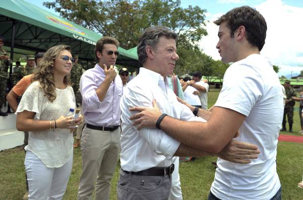 Presidencia de la Rep&#250;blica - Esteban Santos comenz&#243; este martes, junto con otros 84 j&#243;venes, su labor como soldado bachiller org&#225;nico de la Escuela de Lanceros.