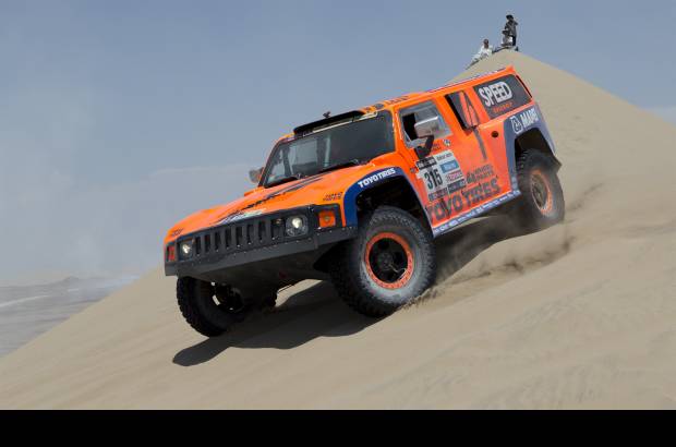 AP - Las dunas de Pisco, Per&#250;, a 205 kil&#243;metros de Lima, se convirtieron en la pesadilla de la mayor&#237;a de los pilotos.