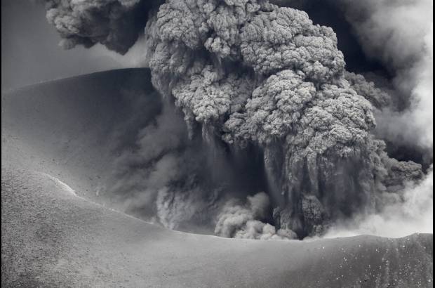 Reuters - El Observatorio Meteorol&#243;gico regional advirti&#243; de un aumento del nivel de lava en la zona del cr&#225;ter del volc&#225;n.