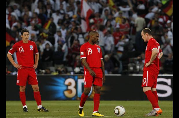 AP - La tristeza de los ingleses, los creadores del f&#250;tbol, al quedar eliminados de la Copa del Mundo.