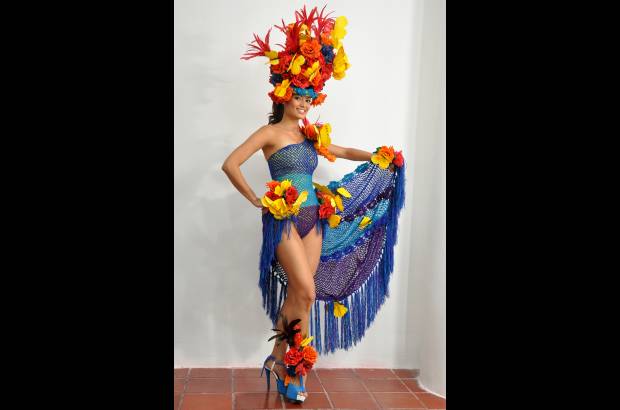 Foto Colprensa - En el Desfile en Traje Artesanal se premia al dise&#241;ador. Tradicionalmente se ha cumplido en la semana crucial, en la que ya se encuentra el jurado calificador en Cartagena.