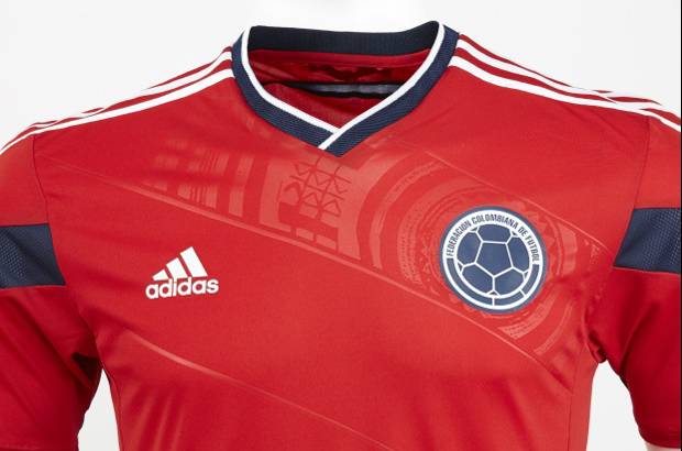CORTESÍA ADIDAS - Al igual que el primer uniforme, la nueva indumentaria tiene una banda cruzada en el pecho que tiene en el fondo el sombrero vueltiao, pero esta lo tiene trabajado en relieve.
