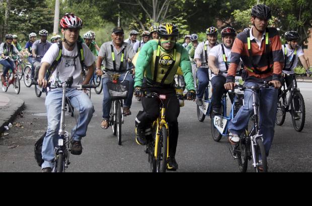 Julio C&#233;sar Herrera - EnCicla es un programa gratuito de transporte para trayectos cortos por las zonas planas de la ciudad.