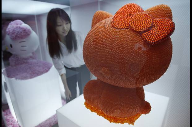 Reuters - Hello Kitty, una de las muñecas más populares del mundo, fue creada por la firma Sanrio en 1974.