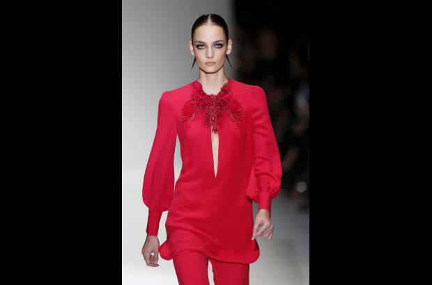 Foto Reuters - La compa&#241;&#237;a de art&#237;culos de lujo Gucci present&#243; su nueva colecci&#243;n, en la Semana de la Moda de Mil&#225;n, Italia. Una propuesta con colores fuertes, vibrantes y energ&#233;ticos.