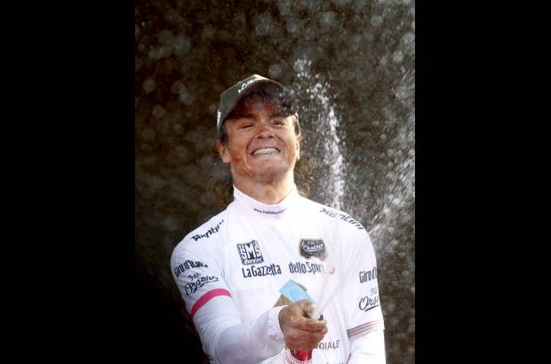 AP - Betancur quien corre para el equipo Ag2r recuperó en la etapa número 20 la camiseta blanca de los jóvenes.