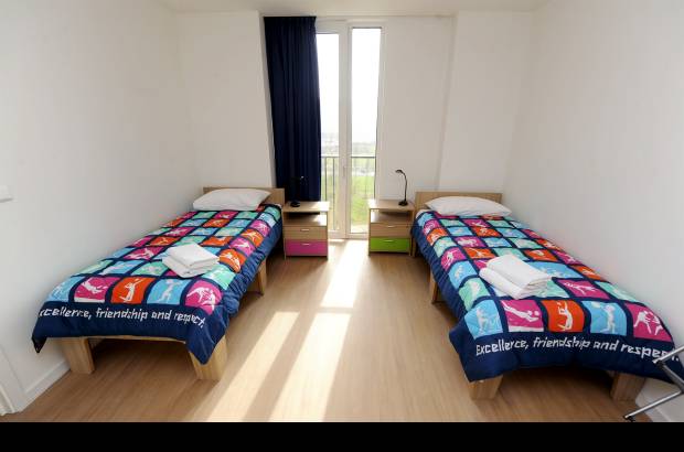 Reuters - Comida nutritiva, una cama c&#243;moda, cortinas para evitar la luz, lugares donde dejar el equipo y secar la ropa del entrenamiento son las prioridades que mencion&#243; Edwards.