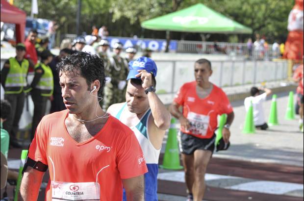 Esteban Jaramillo y Sebasti&#225;n Salazar - M&#225;s de 10 mil competidores se dieron cita en esta hist&#243;rica cita deportiva que se corr&#237;a en las modalidades de 5, 10, 21 y 42 kil&#243;metros.