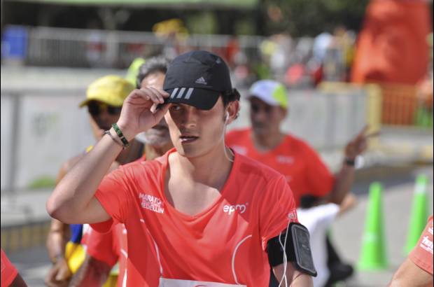 Esteban Jaramillo y Sebasti&#225;n Salazar - M&#225;s de 10 mil competidores se dieron cita en esta hist&#243;rica cita deportiva que se corr&#237;a en las modalidades de 5, 10, 21 y 42 kil&#243;metros.