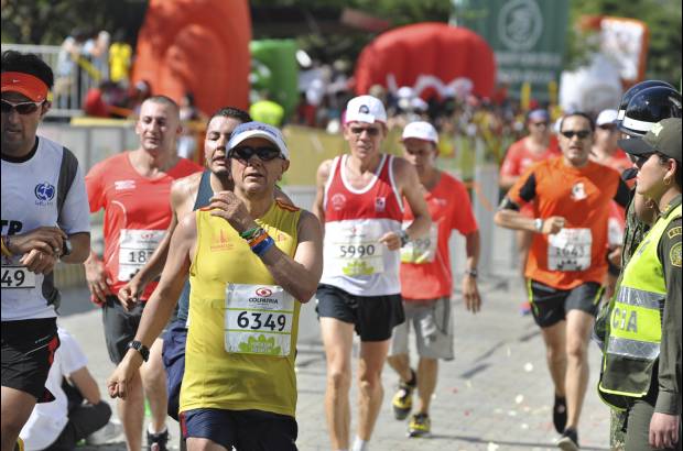 Esteban Jaramillo y Sebasti&#225;n Salazar - M&#225;s de 10 mil competidores se dieron cita en esta hist&#243;rica cita deportiva que se corr&#237;a en las modalidades de 5, 10, 21 y 42 kil&#243;metros.