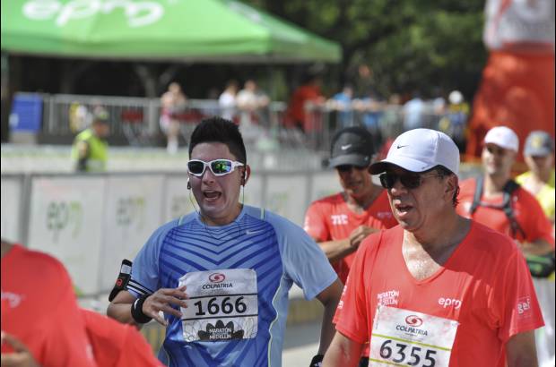 Esteban Jaramillo y Sebasti&#225;n Salazar - M&#225;s de 10 mil competidores se dieron cita en esta hist&#243;rica cita deportiva que se corr&#237;a en las modalidades de 5, 10, 21 y 42 kil&#243;metros.