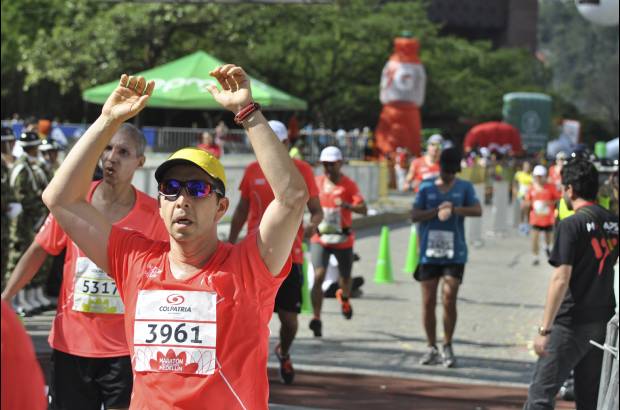 Esteban Jaramillo y Sebasti&#225;n Salazar - M&#225;s de 10 mil competidores se dieron cita en esta hist&#243;rica cita deportiva que se corr&#237;a en las modalidades de 5, 10, 21 y 42 kil&#243;metros.