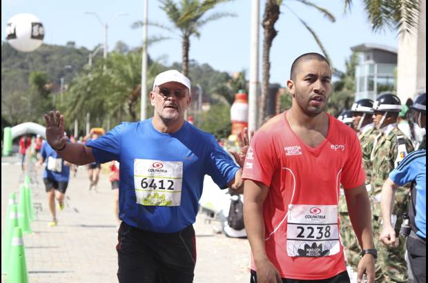 Esteban Jaramillo y Sebasti&#225;n Salazar - M&#225;s de 10 mil competidores se dieron cita en esta hist&#243;rica cita deportiva que se corr&#237;a en las modalidades de 5, 10, 21 y 42 kil&#243;metros.