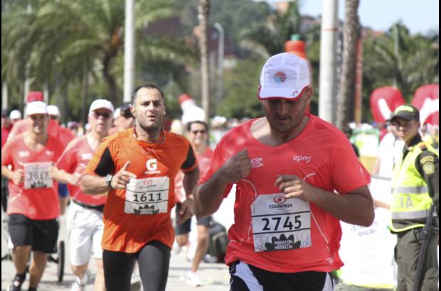 Esteban Jaramillo y Sebasti&#225;n Salazar - M&#225;s de 10 mil competidores se dieron cita en esta hist&#243;rica cita deportiva que se corr&#237;a en las modalidades de 5, 10, 21 y 42 kil&#243;metros.