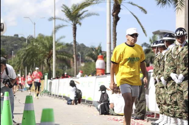 Esteban Jaramillo y Sebasti&#225;n Salazar - M&#225;s de 10 mil competidores se dieron cita en esta hist&#243;rica cita deportiva que se corr&#237;a en las modalidades de 5, 10, 21 y 42 kil&#243;metros.