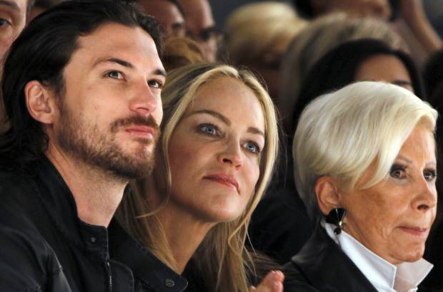 Cortes&#237;a - La edad ya no es un impedimento ni para el amor ni para resultar tremendamente sexy. Prueba de ello, es el atractivo que luce Sharon Stone, quien hoy en d&#237;a presume junto a Mart&#237;n Nica, su novio de 27 a&#241;os.