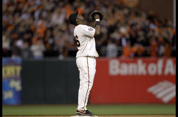 AP - Rentería tenía 22 años cuando en 1997 conectó el hit que le dio el título a los Marlins de la Florida en el Clásico de Otoño de 1997, imágenes que volvieron a salir tras su actuación del jueves. También le tocó ser el último out en la serie de 2004, en la que sus Cardenales de San Luis fueron barridos en cuatro juegos por los Medias Rojas de Boston.