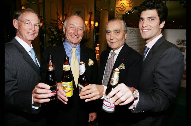- Era considerado uno de los hombres m&#225;s ricos del mundo, ubicado en el puesto 108. Entre los negocios m&#225;s importantes que hizo figura su fusi&#243;n con la empresa surafricana SAP Millar y su cervecer&#237;a Bavaria, una de las compa&#241;&#237;as m&#225;s grandes del pa&#237;s.