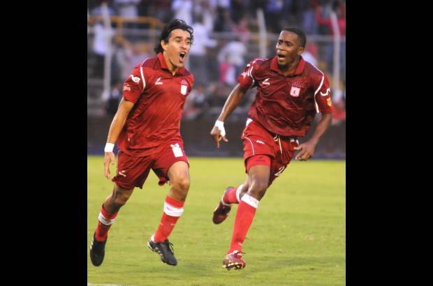 Colprensa - 217 goles es la cifra que le permiti&#243; a Galv&#225;n, igualar el r&#233;cord de m&#225;ximo goleador en la historia del f&#250;tbol colombiano.