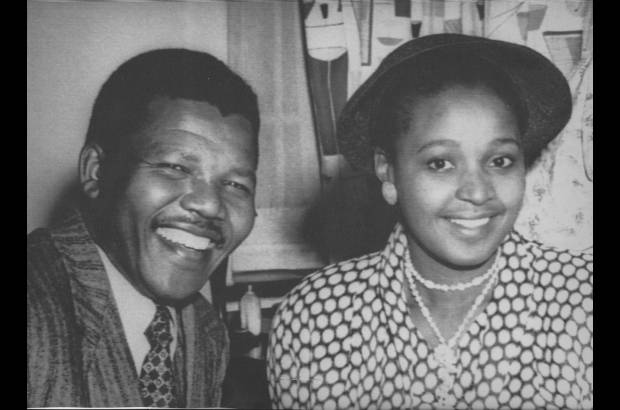 Reuters - Nelson Mandela se casó con Winnie Madikizela en 1958 y se separó en 1996. Con esta mujer tuvo dos hijas.