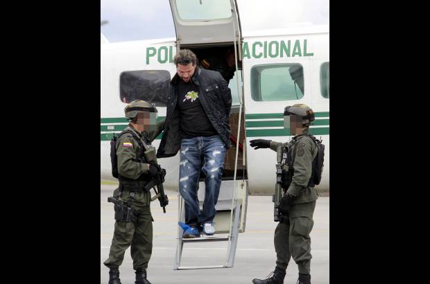 Colprensa - El director de la Polic&#237;a Nacional, general Jos&#233; Roberto Le&#243;n Ria&#241;o, anunci&#243; que se pagar&#225; una recompensa hasta 1.200 millones de pesos por la captura de alias &quot;Sebasti&#225;n&quot;.