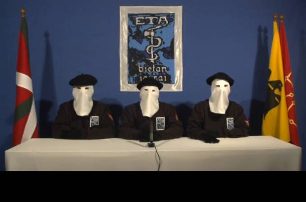 Reuters - El grupo separatista vasco Eta anunció un alto el fuego permanente. Una noticia que se celebró en España y en el mundo entero.