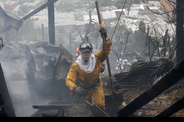 Esteban Vanegas - La emergencia dej&#243; 20 personas damnificadas, que pr&#225;cticamente quedaron en la calle y con la ropa que ten&#237;an puesta.