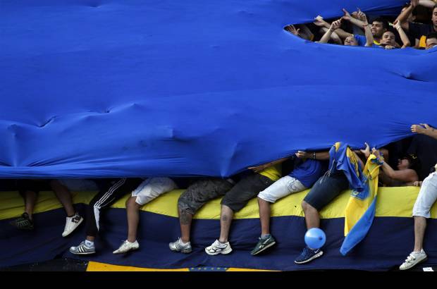 Reuters - Miles de seguidores de Boca salieron despu&#233;s del compromiso a las calles de Buenos Aires y de otras ciudades del pa&#237;s para celebrar la estrella 24 a nivel local.