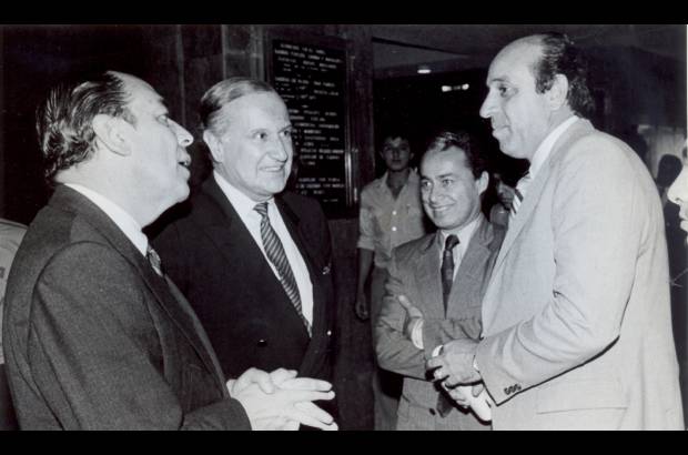 Archivo - Al lado izquierdo de la imagen &#193;lvaro G&#243;mez Hurtado y Misael Pastrana.